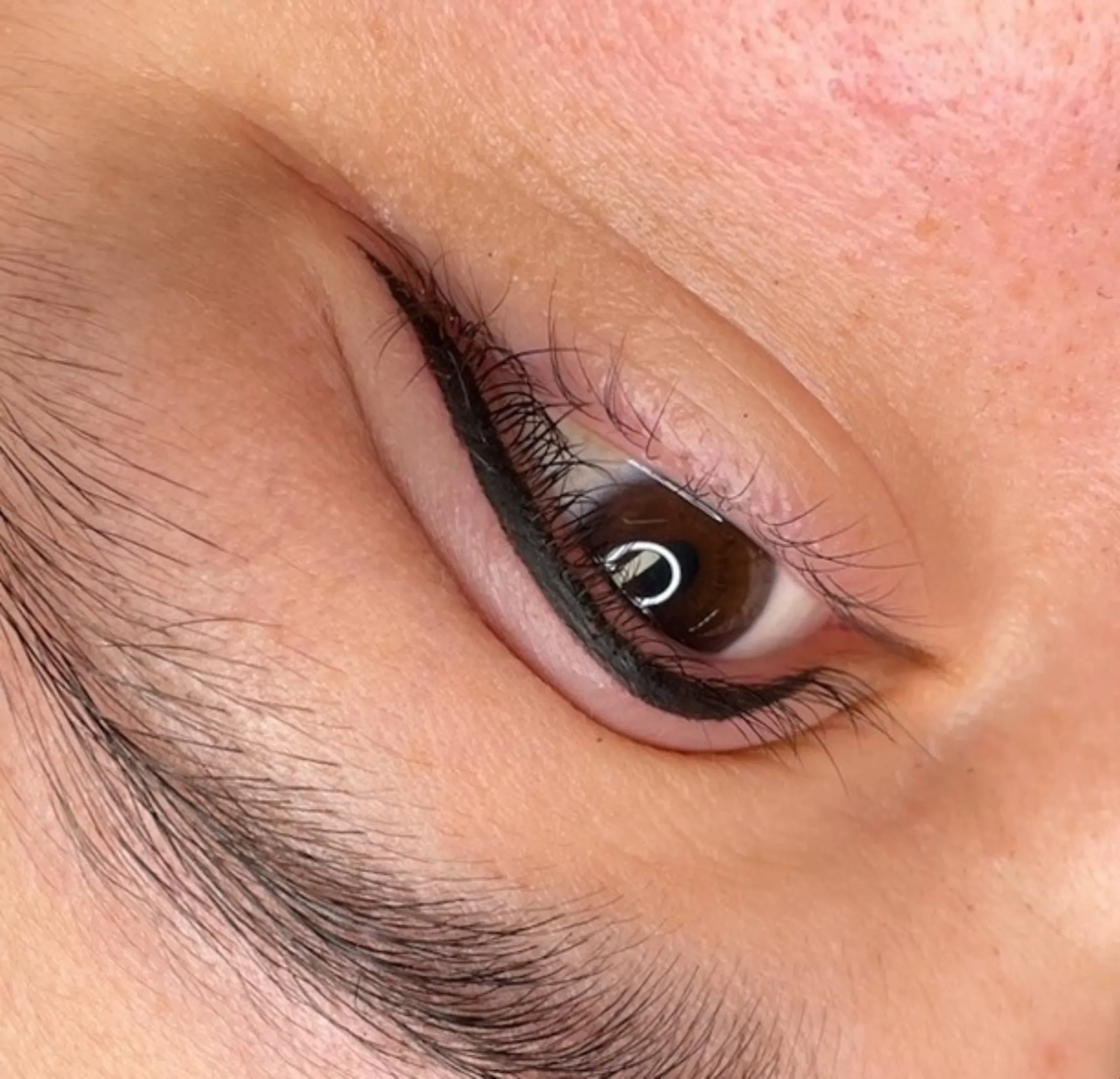 eyeliner cosmetic tattooing